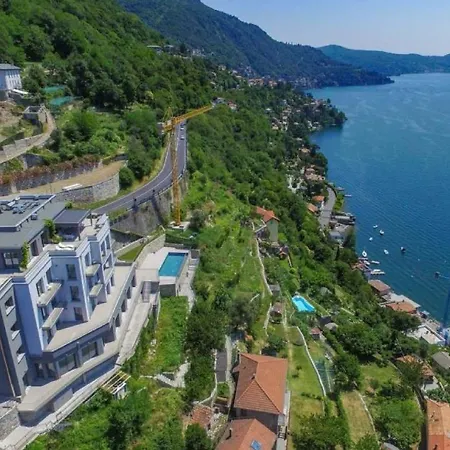 4-bedroom In Como, Lombardy Carate Urio